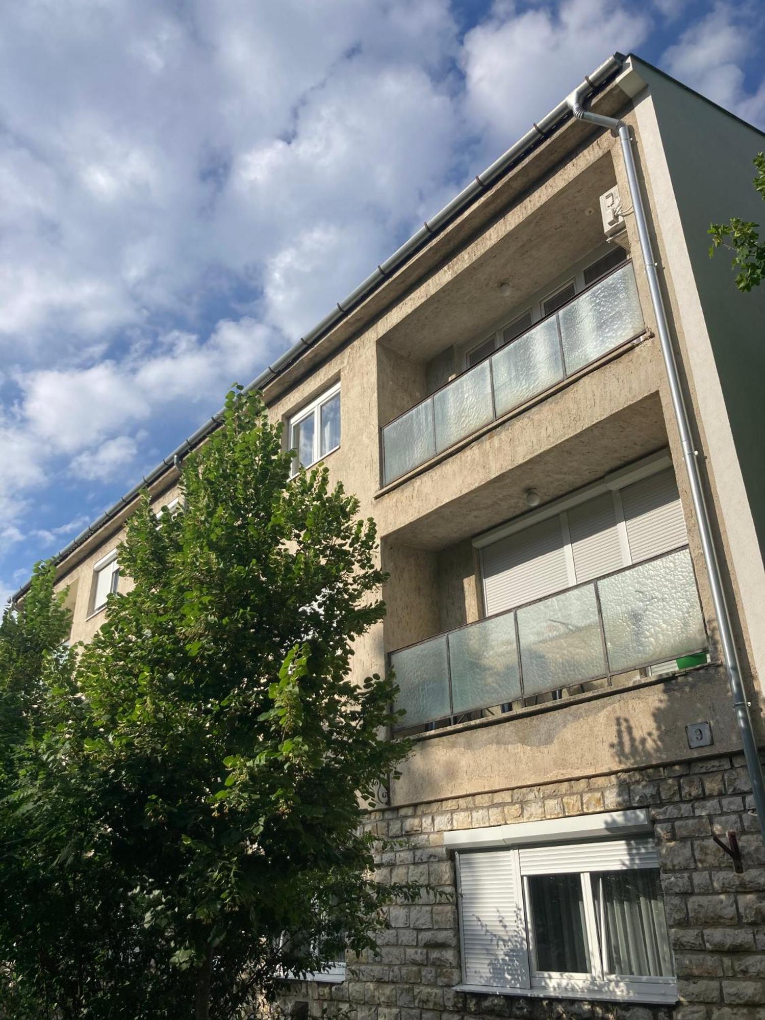 Oazis Apartman Veszprem Exterior photo